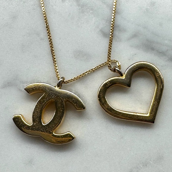 Authentic CHANEL Gold Logo and Heart - Picture 5 of 7